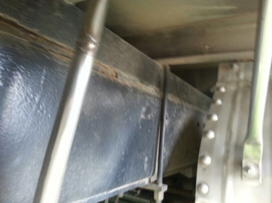 รถอีซูซุ 10 ล้อ ตู้เย็น  175 แรงม้า.  สนใจติดต่อ 081 - 6079515