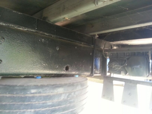 รถอีซูซุ 10 ล้อ ตู้เย็น  175 แรงม้า.  สนใจติดต่อ 081 - 6079515