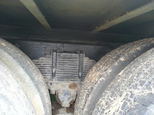 รถอีซูซุ 10 ล้อ ตู้เย็น  175 แรงม้า.  สนใจติดต่อ 081 - 6079515