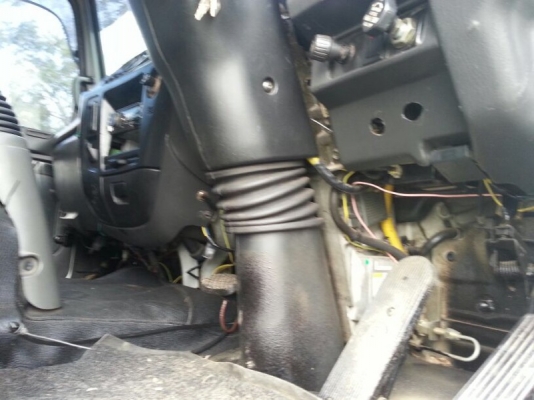 รถอีซูซุ 10 ล้อ ตู้เย็น  175 แรงม้า.  สนใจติดต่อ 081 - 6079515