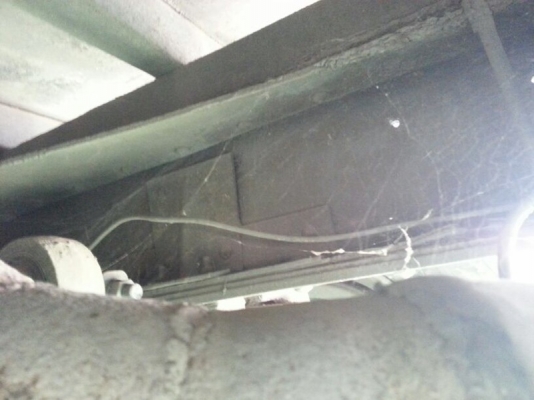 รถอีซูซุ 10 ล้อ ตู้เย็น  175 แรงม้า.  สนใจติดต่อ 081 - 6079515