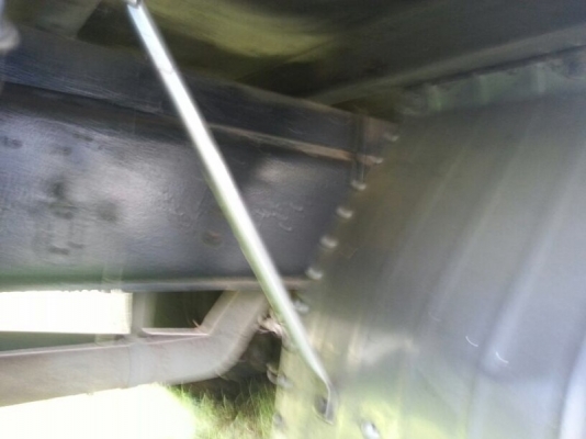 รถอีซูซุ 10 ล้อ ตู้เย็น  175 แรงม้า.  สนใจติดต่อ 081 - 6079515