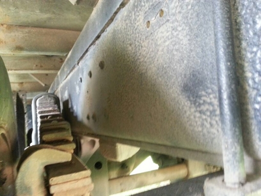 รถอีซูซุ 10 ล้อ ตู้เย็น  175 แรงม้า.  สนใจติดต่อ 081 - 6079515