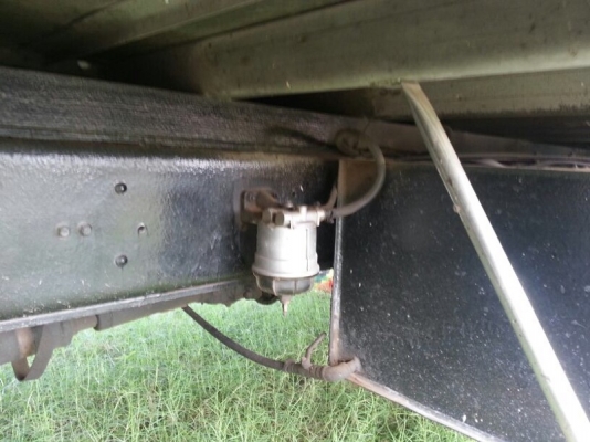 รถอีซูซุ 10 ล้อ ตู้เย็น  175 แรงม้า.  สนใจติดต่อ 081 - 6079515