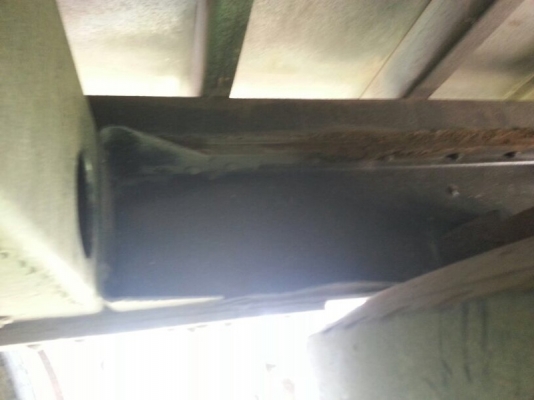 รถอีซูซุ 10 ล้อ ตู้เย็น  175 แรงม้า.  สนใจติดต่อ 081 - 6079515