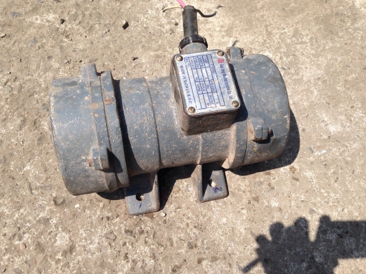 ขายมอเตอร์สั่น-เขย่า Kuo Yang 0.5 HP. 380 V สภาพดี กำลังสั่นดี พร้อมใช้งาน