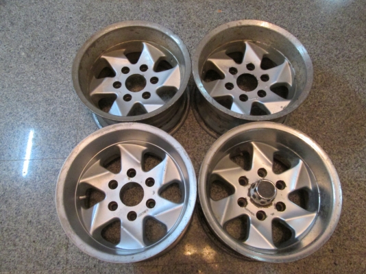 ขายล้อลายนี้ 15x8.5 et -20 6รู