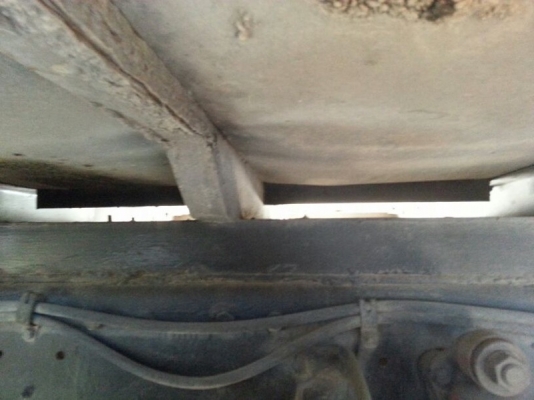 รถฮีโน่ 10 ล้อ ตู้เย็น 187  แรงม้า.  ( เพลาเดียว )  สนใจติดต่อ 081 - 6079515