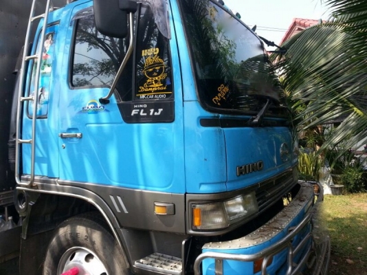 รถฮีโน่ 10 ล้อ ตู้เย็น 187  แรงม้า.  ( เพลาเดียว )  สนใจติดต่อ 081 - 6079515