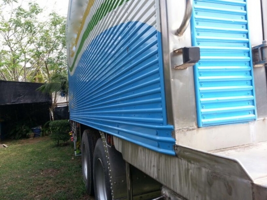 รถฮีโน่ 10 ล้อ ตู้เย็น 187  แรงม้า.  ( เพลาเดียว )  สนใจติดต่อ 081 - 6079515