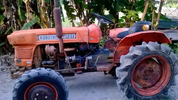 ขายรถไถคูโบต้า 2 เพลาขับเคลื่อน4ล้อ22 แรง