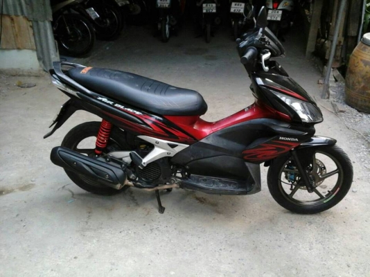 Honda แอร์เบลด ปี 51 ตัวท็อป ล้อแม็ค สีดำ แดง รถสวย เครื่องเดิมแน่นๆ ไม่หลวม ไม่หอน ทดลองขับได้จ้า