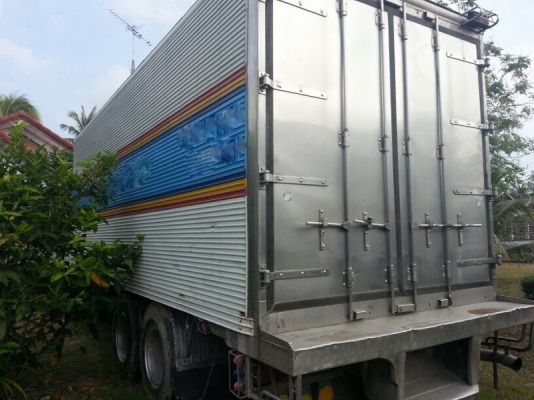 รถอีซูซุ 10 ล้อ ตู้เย็น FVM  175 แรงม้า.  สนใจติดต่อ 081 - 6079515