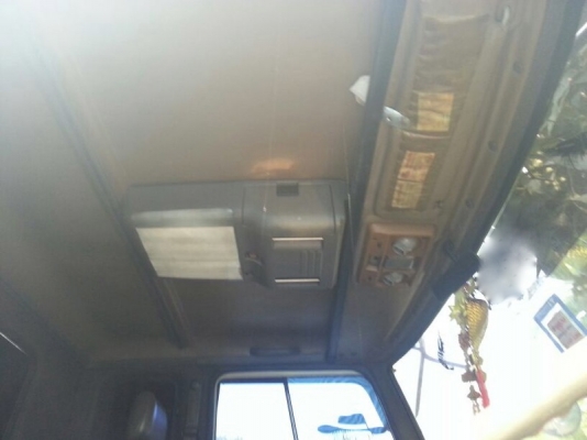 รถอีซูซุ 10 ล้อ ตู้เย็น FVM  175 แรงม้า.  สนใจติดต่อ 081 - 6079515