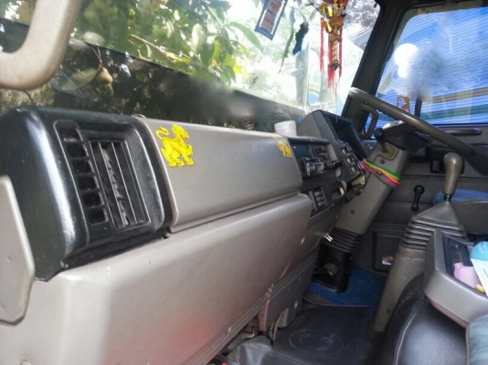 รถอีซูซุ 10 ล้อ ตู้เย็น FVM  175 แรงม้า.  สนใจติดต่อ 081 - 6079515