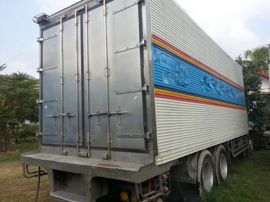 รถอีซูซุ 10 ล้อ ตู้เย็น FVM  175 แรงม้า.  สนใจติดต่อ 081 - 6079515