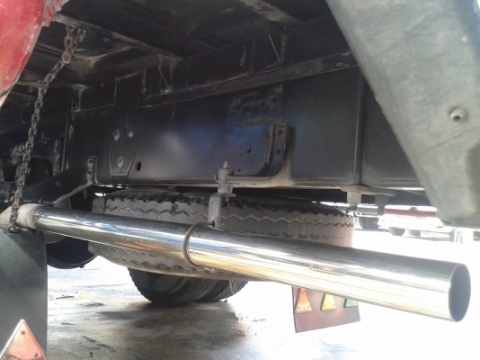 ขาย รถ อีซูซุ เดทก้า ยาว 7.20 เมตร ติดต่อ คุณอ้น โทร.081-9496134