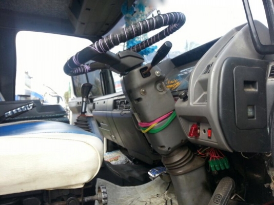 รถฮีโน่ 10 ล้อ ตู้เย็น FL1M  220 แรงม้า. ปี 36   สนใจติดต่อ 081 - 6079515