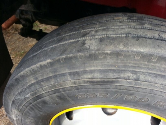 รถฮีโน่ 10 ล้อ ตู้เย็น FL1M  220 แรงม้า. ปี 36   สนใจติดต่อ 081 - 6079515