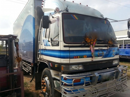 รถฮีโน่ 10 ล้อ ตู้เย็น FL1M  220 แรงม้า. ปี 36   สนใจติดต่อ 081 - 6079515