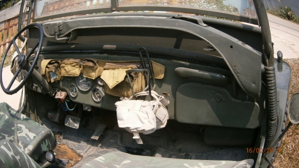 JEEP FORD 4*4 ทะเบียนโอน ขับกลับได้เลย วิ่งทางไกลได้ เป็น100