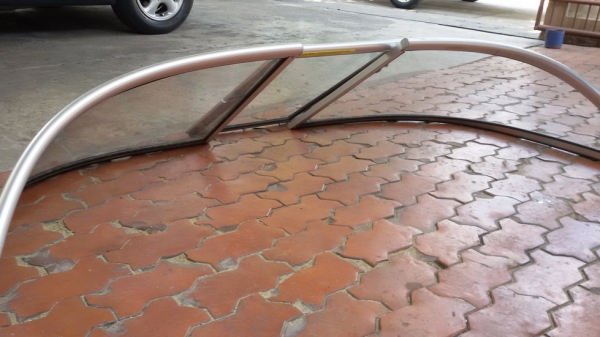 กระจกบังลม Windshield Bayliner Capri กระจกบังลม Windshield Bayliner Capri