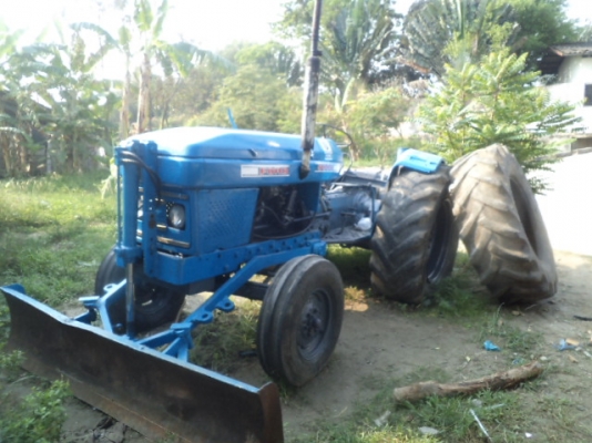 Ley land 272  71 HP 2wd เทียบเท่า ฟอร์ด  lลดเหลือ ราคา 75000