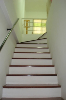 ขายทาวน์โฮม 2ชั้น 20.60ตารางวา หมู่บ้านดิเอ็นทอร์ ติดนิคมอัญมณีเจมโมโปริศ บ้านมีคนเช่าแล้วสัญญา2ปีค่าเช่ารับเดือนละ10000บาท หมู่บ้านมียามมีคีย์การ์ดปลอดภัยมาก ราคาประมาณ2400000บาท สนใจสอบถามได้คับ