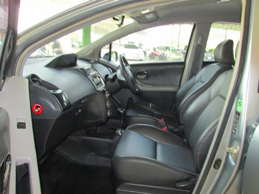 TOYOTA YARIS 1.5  AT ปี 2006