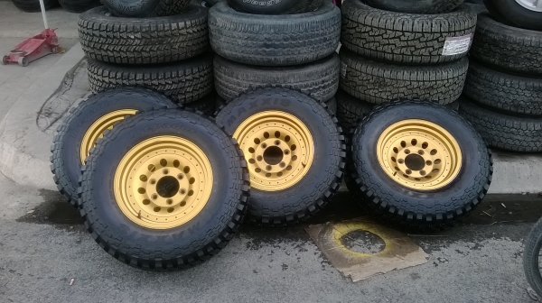 ยาง maxxis trepador 235/75/15 พร้อมล้อ 15,500 0806260417