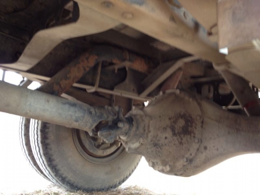 รถอีซูซุ 6 ล้อ รั้ว  FC9J  150 แรงม้า.  ( รถวิ่ง 3x,xxx กม. )  สนใจติดต่อ 081 - 6079515