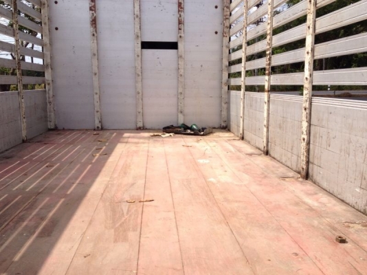 รถอีซูซุ 6 ล้อ รั้ว  FC9J  150 แรงม้า.  ( รถวิ่ง 3x,xxx กม. )  สนใจติดต่อ 081 - 6079515