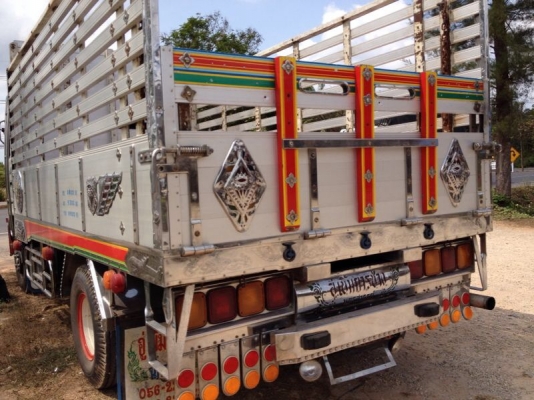 รถอีซูซุ 6 ล้อ รั้ว  FC9J  150 แรงม้า.  ( รถวิ่ง 3x,xxx กม. )  สนใจติดต่อ 081 - 6079515