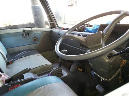 ขายรถ หกล้อ HIno FC 120 คอกหมู มีลิฟหลัง คัสซีสวยไม่มีผุไม่บวม รถยังใช้งานยุ