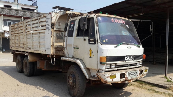 ISUZU ร๊อกกี้10 ล้อดั้ม2เพลาเครื่อง 6BG1 เครื่อง175แรง ISUZU ร๊อกกี้10 ล้อดั้ม2เพลาเครื่อง 6BG1 เครื่อง175แรง