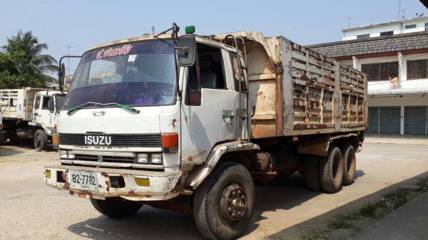 ISUZU   ร๊อกกี้10  ล้อดั้ม2เพลาเครื่อง  6BG1  เครื่อง175แรง