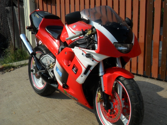 ขาย YAMAHA TZR 250 ตัวเเรงในตำนานครับ ขาย YAMAHA TZR 250 ตัวเเรงในตำนานครับ