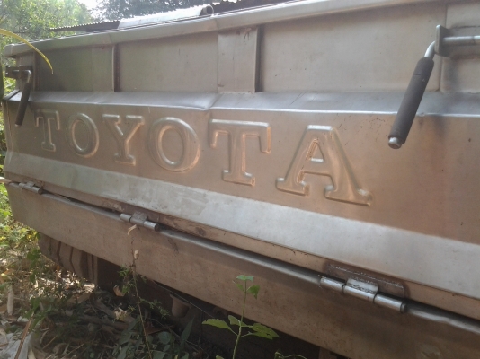 กระบะเลส 4 ล้อกลางสภาพสวย กระบะเลส 4 ล้อกลางสภาพสวย