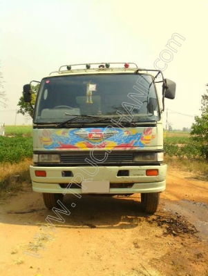 รถบรรทุก 10 ล้อดั๊มพ์ ยี่ห้อ HINO 240 แรงม้า (ไม่รวมถังน้ำที่อยู่บนรถ)