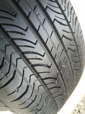 ขายยาง225/50/17 ปี 10 MICHERLIN ENERGY XMV8 1 คู่