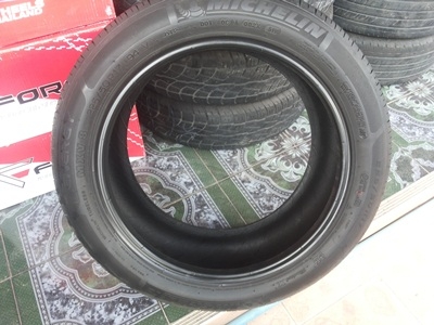 ขายยาง225/50/17 ปี 10 MICHERLIN ENERGY XMV8 1 คู่