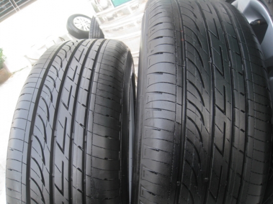 ขายล้อแม็กป้ายแดง nissan juke 17"x7" et47  5 รู 114.3 + ยาง bridgestone turanza gr-90 215/55r17 ยางผลิตสัปดาห์ที่ 42-1เส้น 43-3เส้น ปี13 ริ้วและสีที่หน้ายางมีทุกเส้นครับ ขายทั้งชุด 23,900 บาทครับ สนใจติดต่อเล็กคลองสาม (081-3747940)