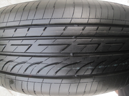 ขายล้อแม็กป้ายแดง nissan juke 17"x7" et47  5 รู 114.3 + ยาง bridgestone turanza gr-90 215/55r17 ยางผลิตสัปดาห์ที่ 42-1เส้น 43-3เส้น ปี13 ริ้วและสีที่หน้ายางมีทุกเส้นครับ ขายทั้งชุด 23,900 บาทครับ สนใจติดต่อเล็กคลองสาม (081-3747940)