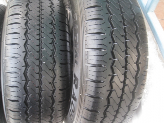 ขายล้อแม็กป้ายแดง hyundai h1 16"x6.5" et56 6 รู 139.7 + ยาง hankook radial ra08 215/70r16 ยางผลิตสัปดาห์ที่ 38-1เส้น, 39-2เส้น, 41-1เส้น ปี13 ตุ่มที่หน้ายางมีทุกเส้นครับ ขายทั้งชุด 15,900 บาทครับ สนใจติดต่อเล็กคลองสามครับ (081-3747940)