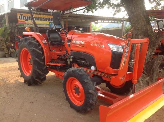 ปัญญาแทรคเตอร์มาแล้ว...จัดมาให้ตามคำเรียกร้อง  คูโบต้า L4708 พร้อมใบมีดคานล่างFD185F ผาน6x24 CMT ทำงาน 1068 ชม. จัดส่ง อ.เมือง จ.กำแพงเพชร