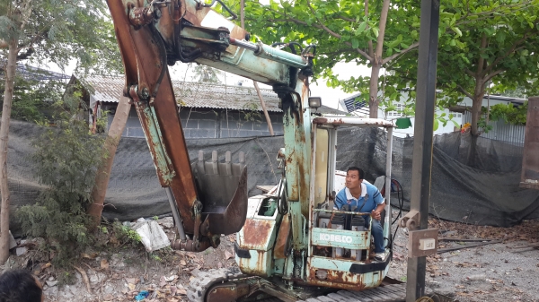 ขายKOBELCO--50--UR1รุ่นตัวเดินใหญ่มาไทยแล้ว..