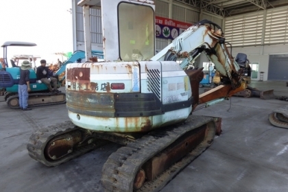 ขายKOBELCO--50--UR1รุ่นตัวเดินใหญ่มาไทยแล้ว..