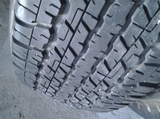 ยาง dunlop 265/65/17 ปี 12