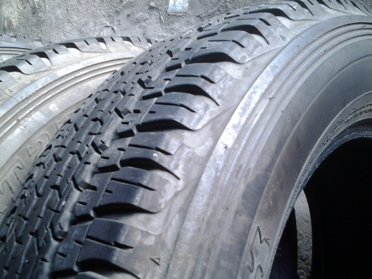 ยาง dunlop 265/65/17 ปี 12