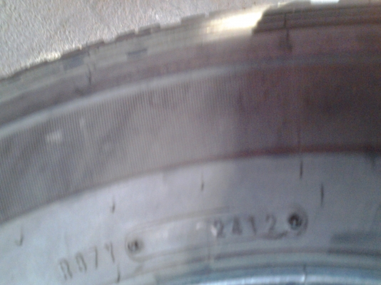 ยาง dunlop 265/65/17 ปี 12